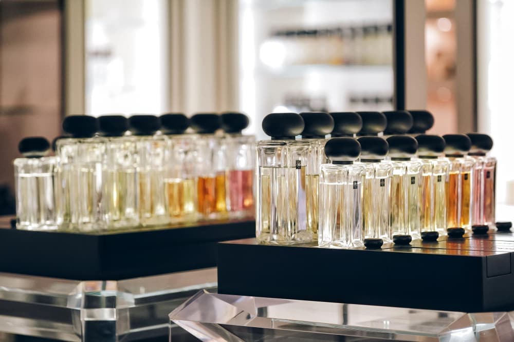 Jasa Maklon Parfum Makasar dengan Custom Aroma