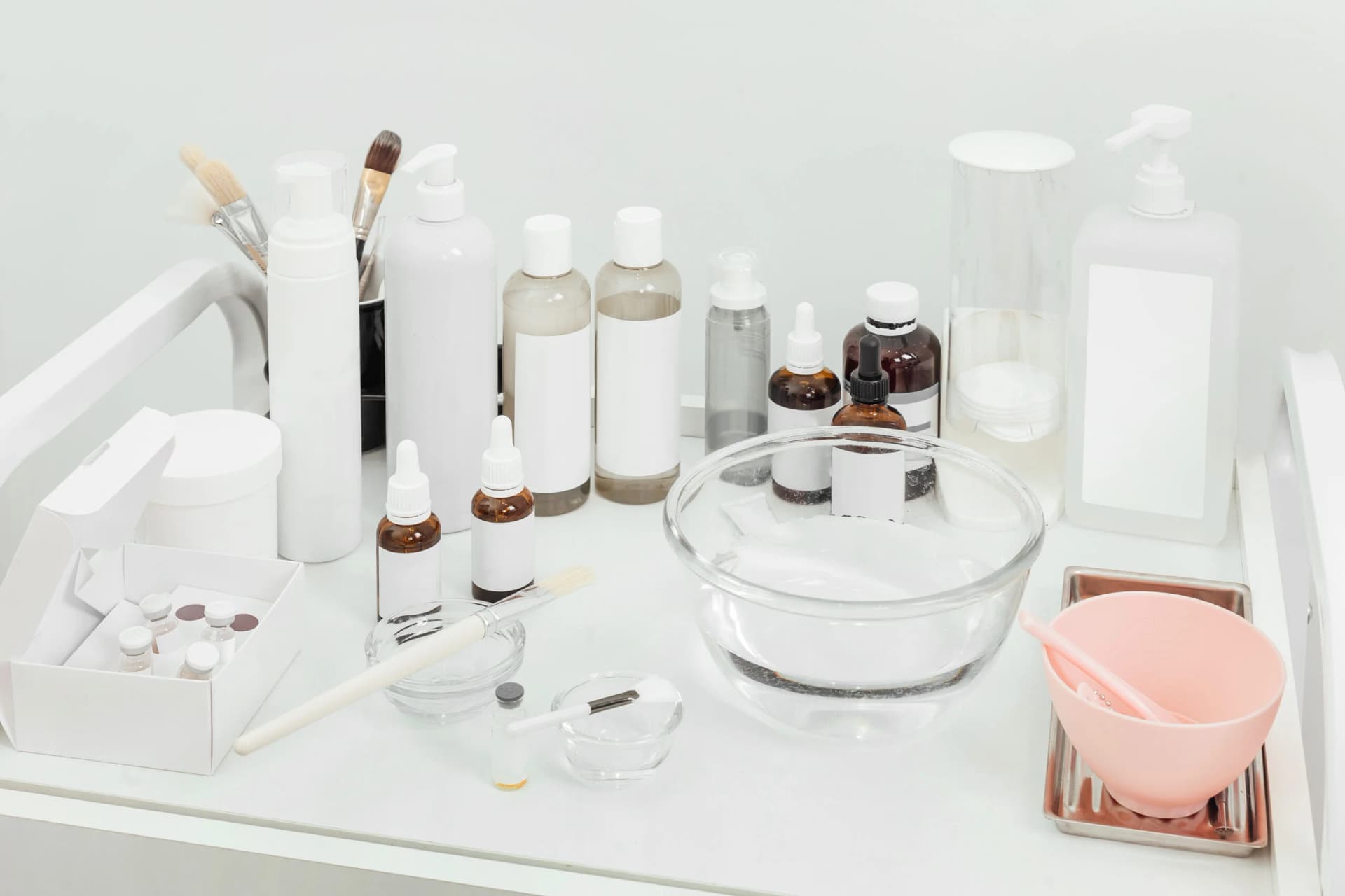 Hero Ingredients 2025: Peptide+, Niacinamide 2.0 & Postbiotic