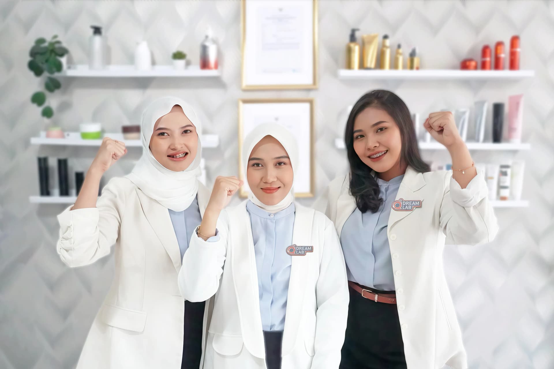 Tim R&D dan Apoteker Ahli — Dreamlab Maklon Kosmetik Dreamlab RnD Expert Team