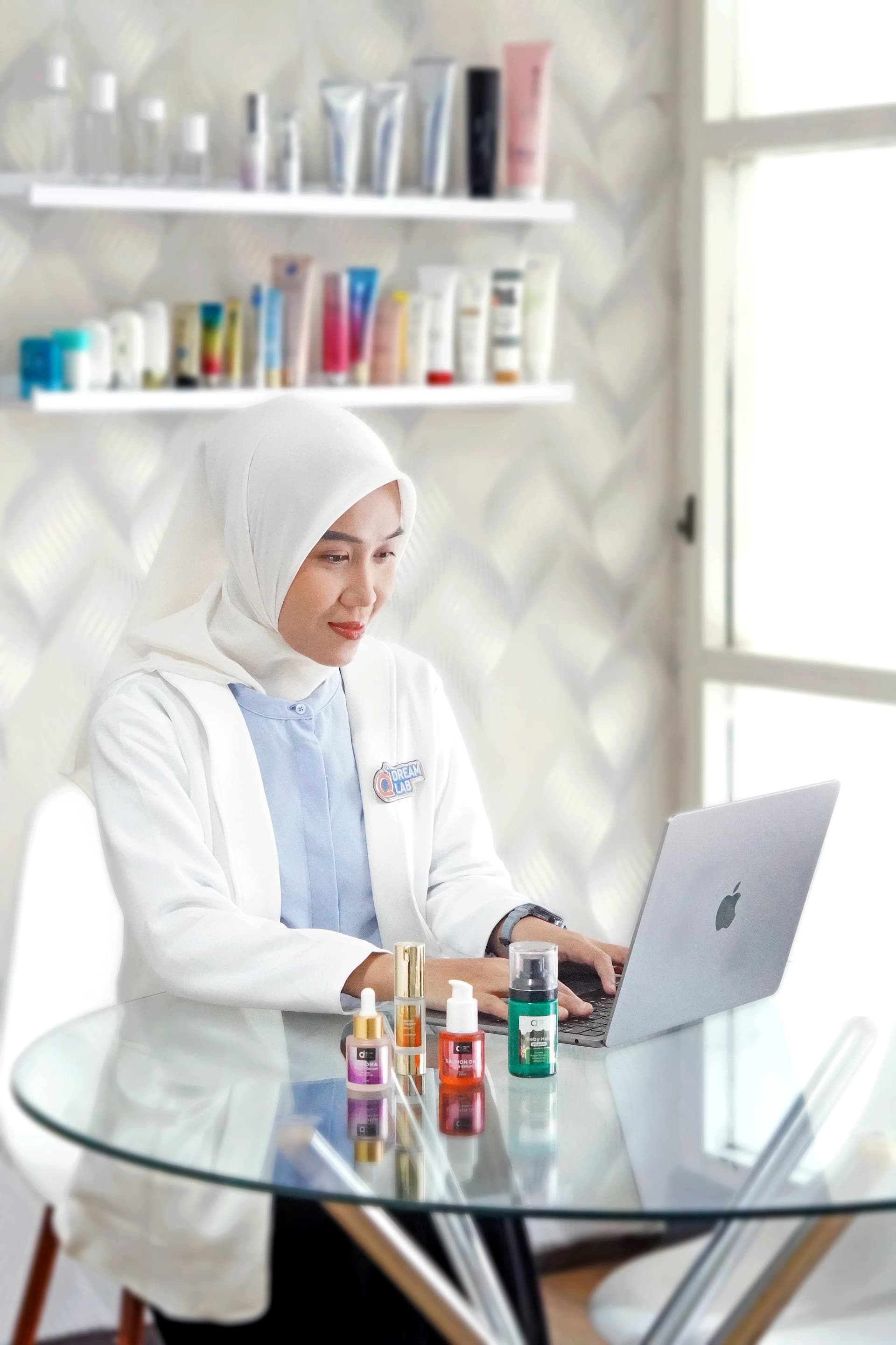 Jasa Maklon dsc — People Dreamlab Complete Cosmetic Manufacturing